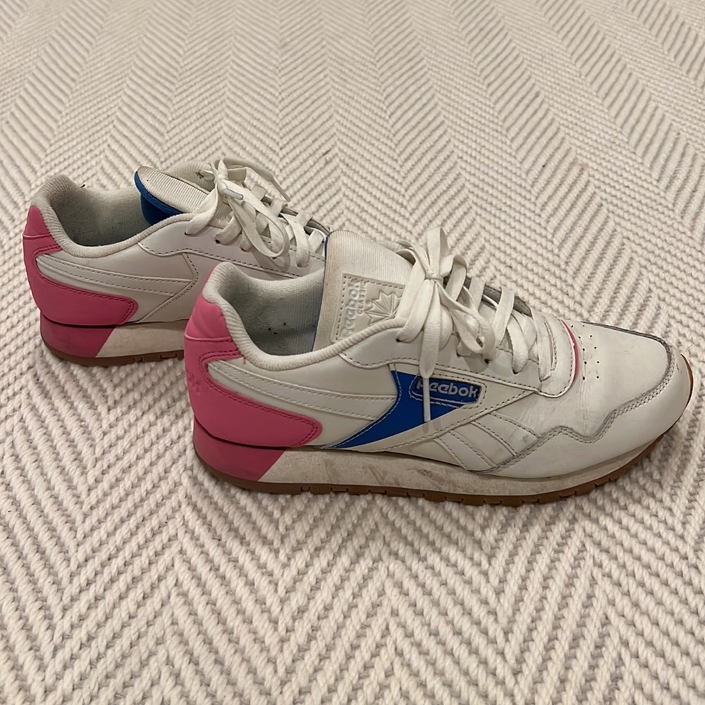 Retro Reebok Sneakers - Picture 4 of 4